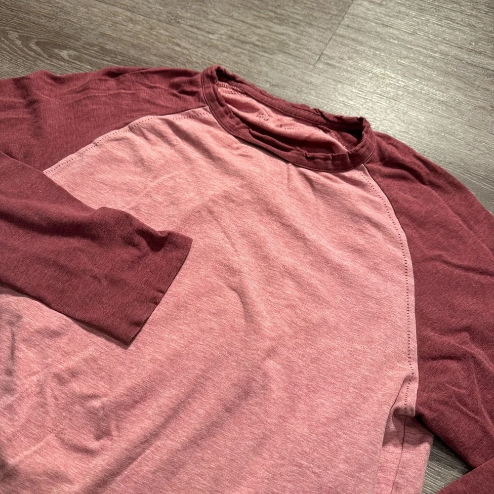 Banana Republic Shirt Mens S Burgundy Cotton Raglan Baseball Casual Preppy Tee
